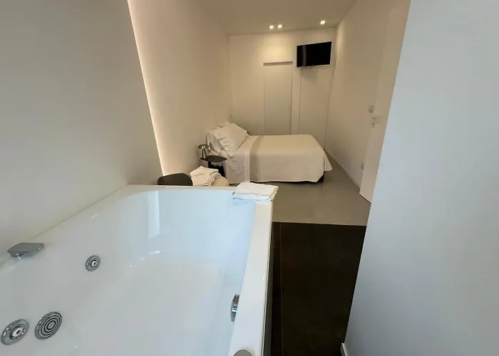 Iitana - Porticciolo Di Ognina Κατάνια